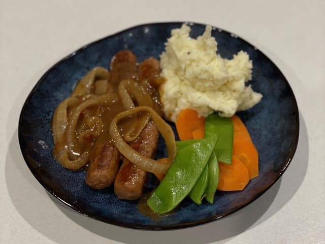 Sausages w Onion Gravy and Mash and Veg