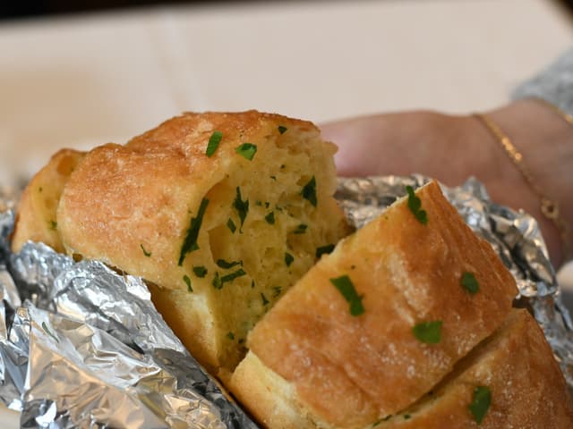 GARLIC BREAD