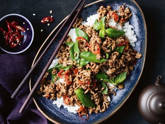 Stir Fried Chicken Mince with Thai Basil on Rice 🌶️🌶️| Cơm Gà Xào Lá Quế