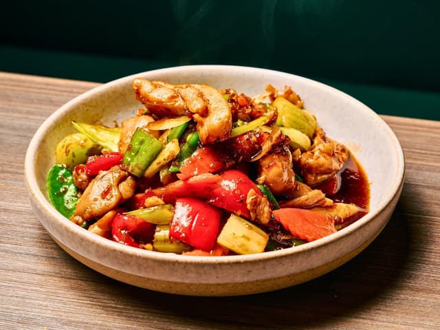 Stir Fried Lemongrass Chicken 🌶️🌶️ | Gà Sả Xào Sốt Cay