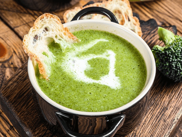 Broccoli & Zucchini Soup (VG)