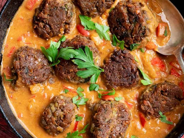 Lentil Meatballs with Indian Coconut Curry Sauce