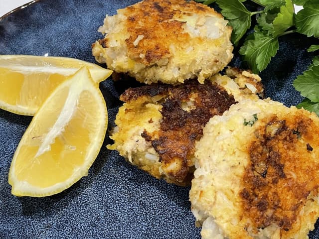 Salmon Patties w Mash & Veg